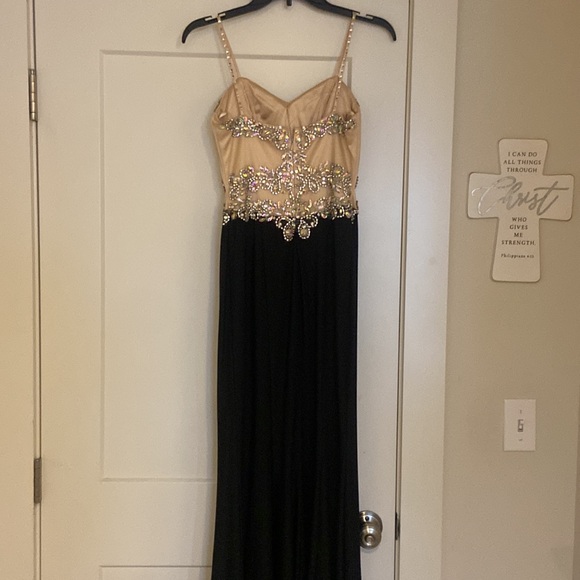 AnnyLee size Small prom dress - Picture 4 of 5